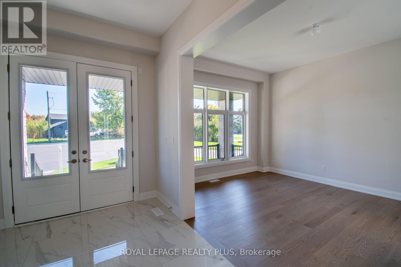 980 Church Drive, Innisfil, Ontario  L0L 1W0 - Photo 4 - N12440124