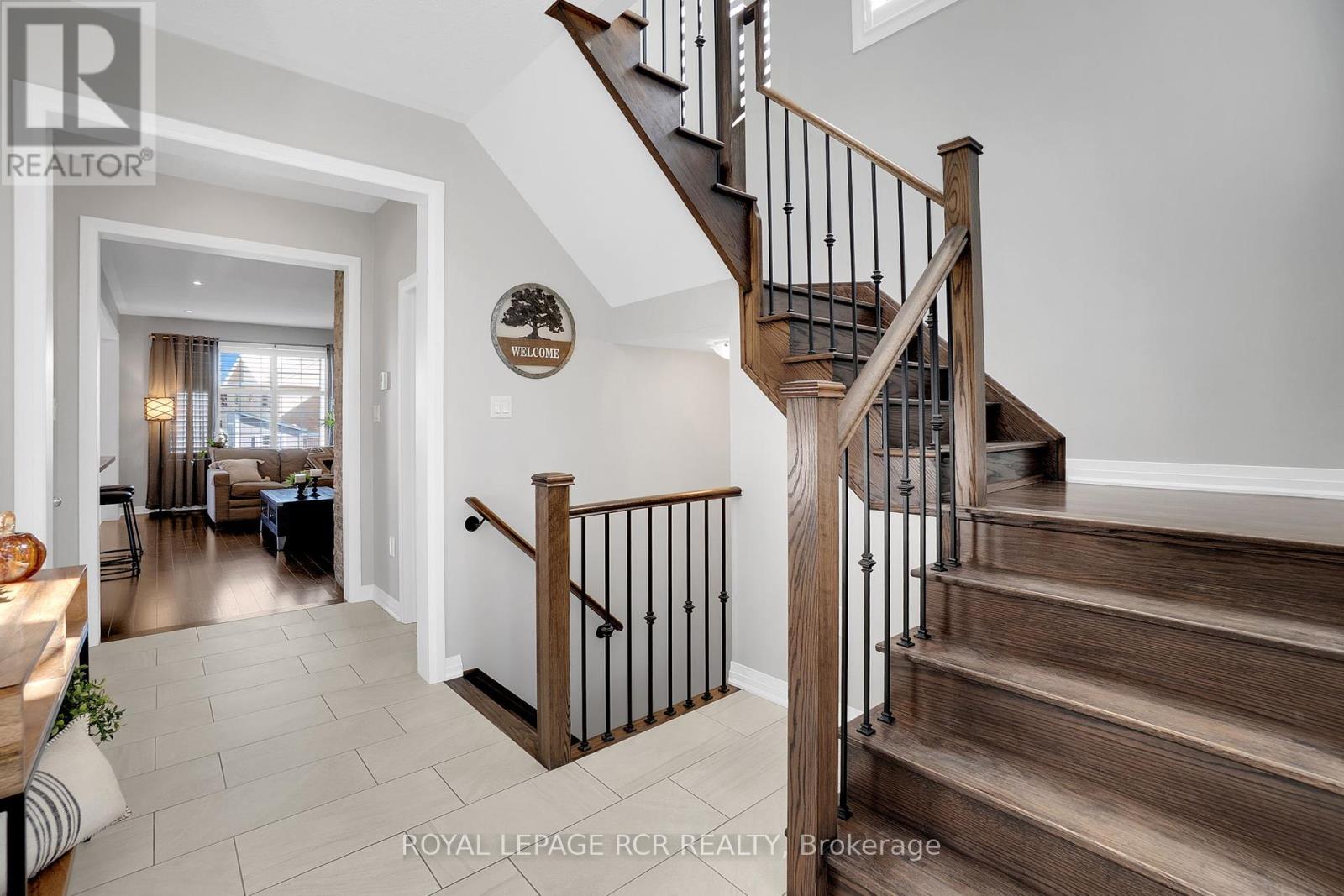 45 Martin Trail, New Tecumseth, Ontario  L0G 1W0 - Photo 5 - N12440181