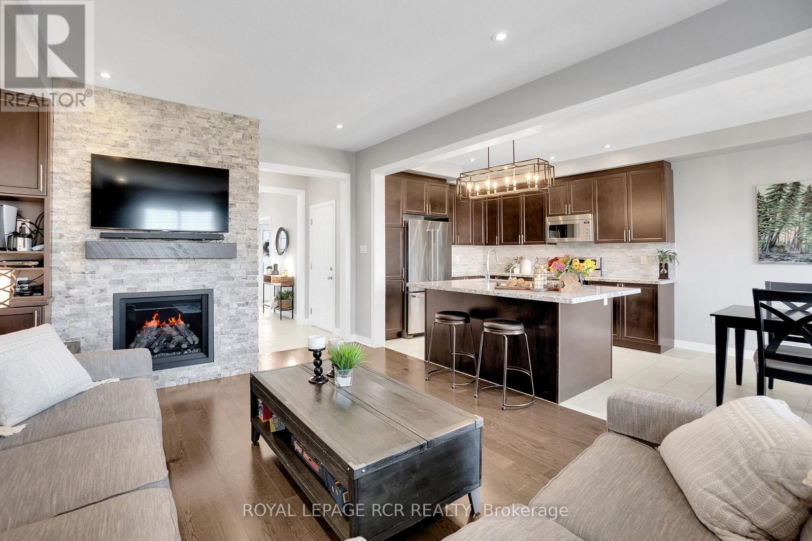 45 Martin Trail, New Tecumseth, Ontario  L0G 1W0 - Photo 6 - N12440181