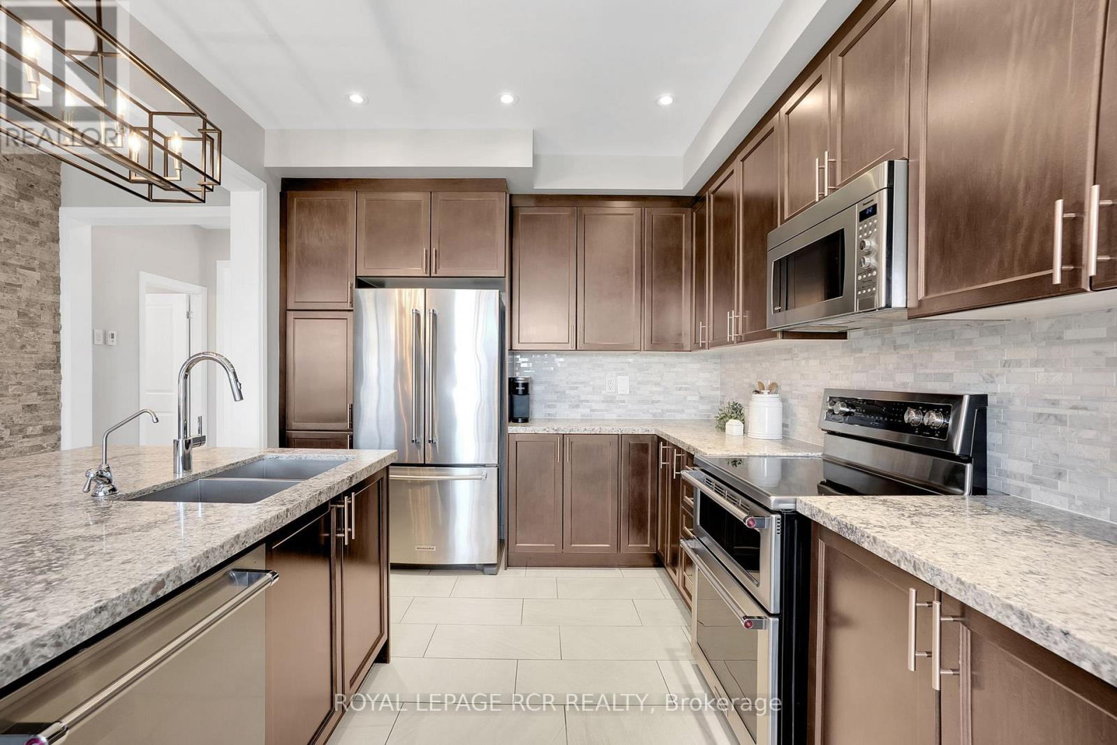 45 Martin Trail, New Tecumseth, Ontario  L0G 1W0 - Photo 8 - N12440181