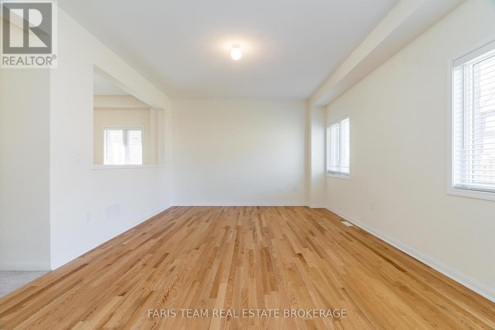 6 Cliff Thompson Court, Georgina (Sutton & Jackson's Point), Ontario  L0E 1R0 - Photo 10 - N12440197