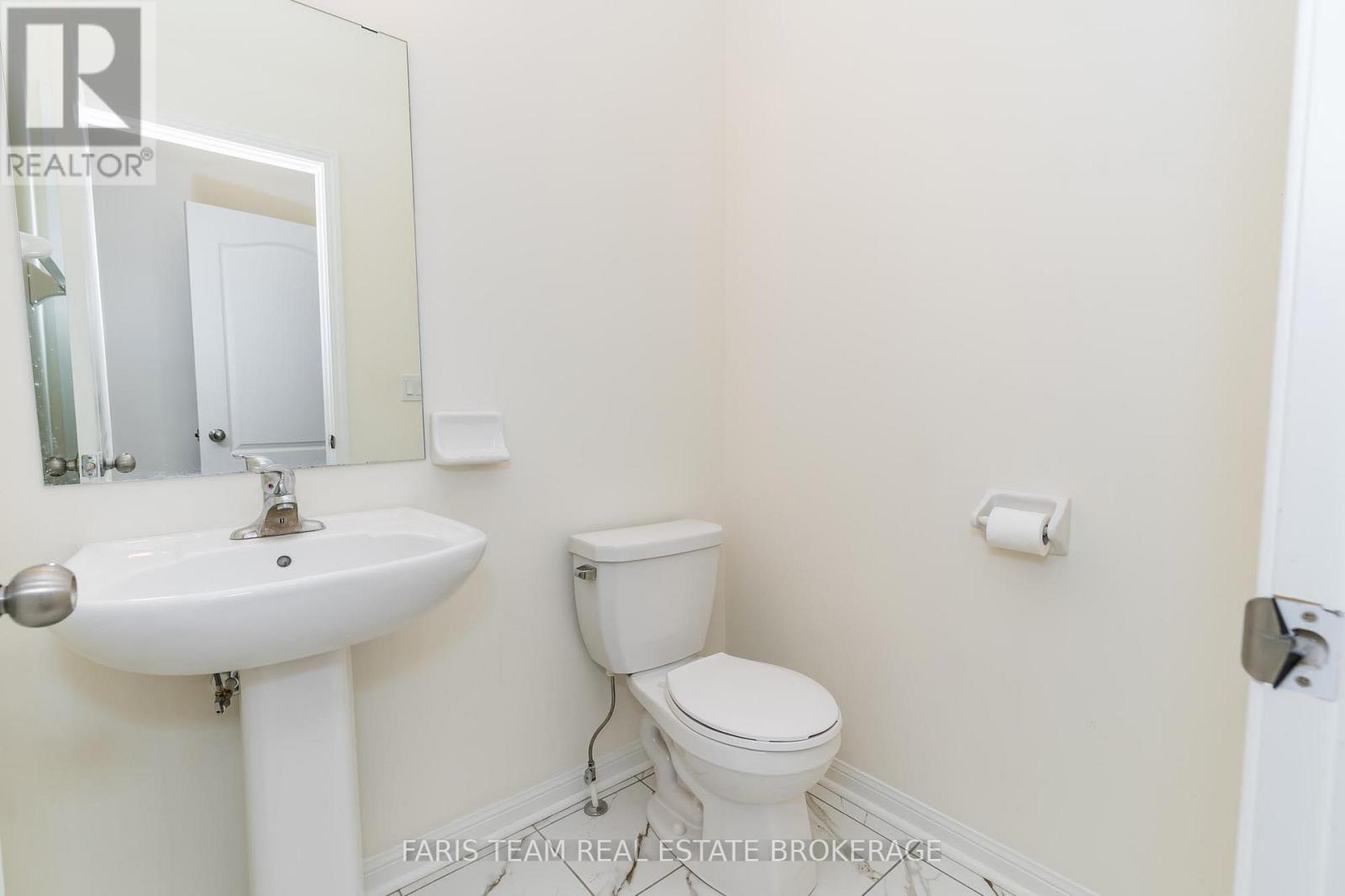 6 Cliff Thompson Court, Georgina (Sutton & Jackson's Point), Ontario  L0E 1R0 - Photo 14 - N12440197
