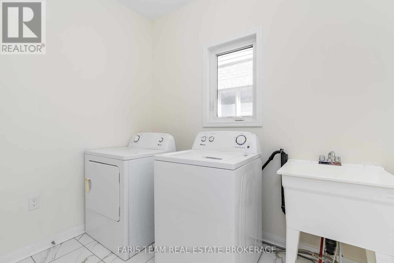 6 Cliff Thompson Court, Georgina (Sutton & Jackson's Point), Ontario  L0E 1R0 - Photo 15 - N12440197