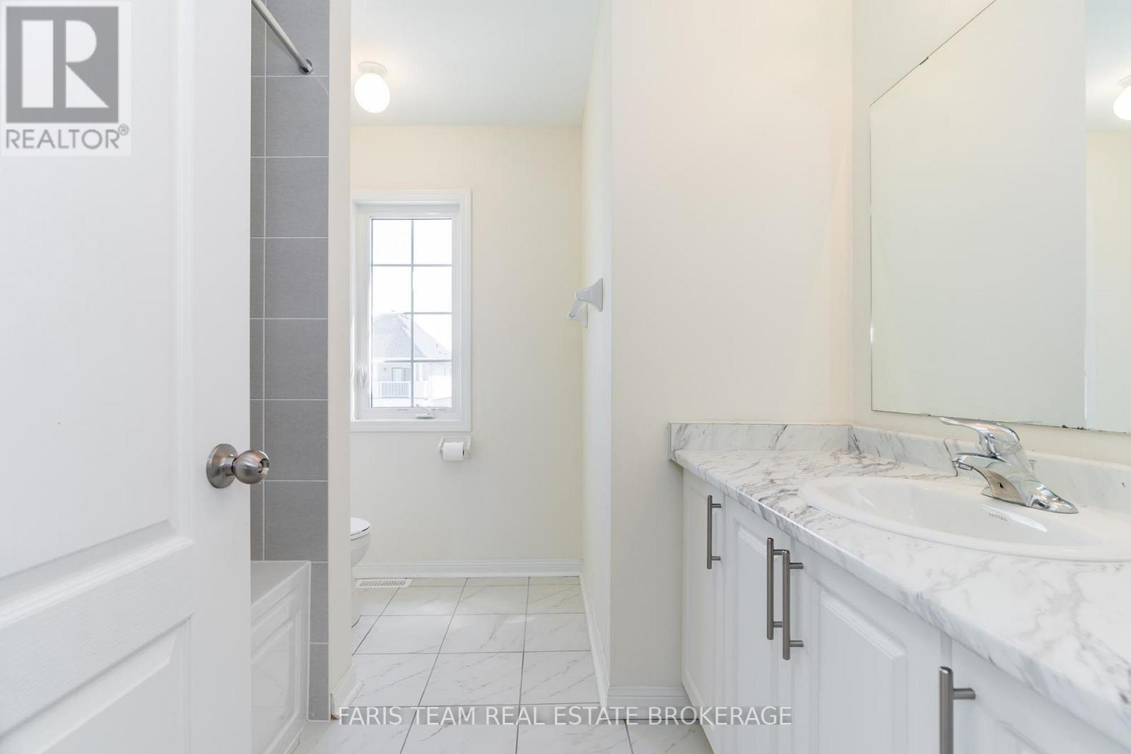 6 Cliff Thompson Court, Georgina (Sutton & Jackson's Point), Ontario  L0E 1R0 - Photo 31 - N12440197