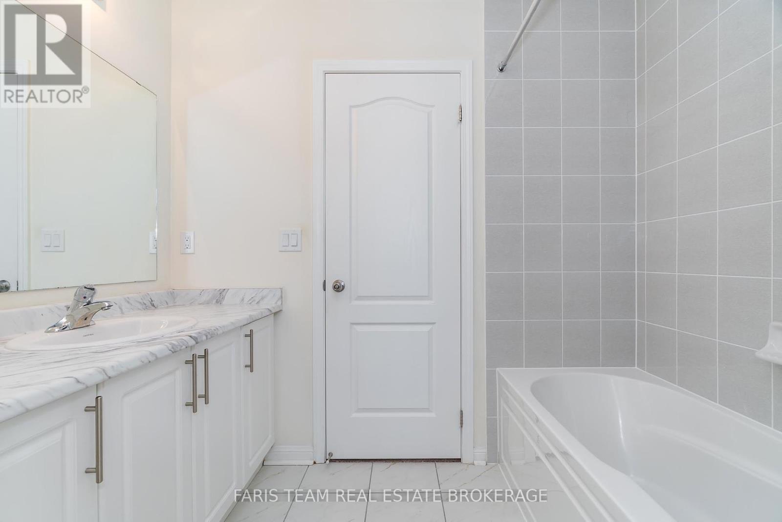 6 Cliff Thompson Court, Georgina (Sutton & Jackson's Point), Ontario  L0E 1R0 - Photo 32 - N12440197