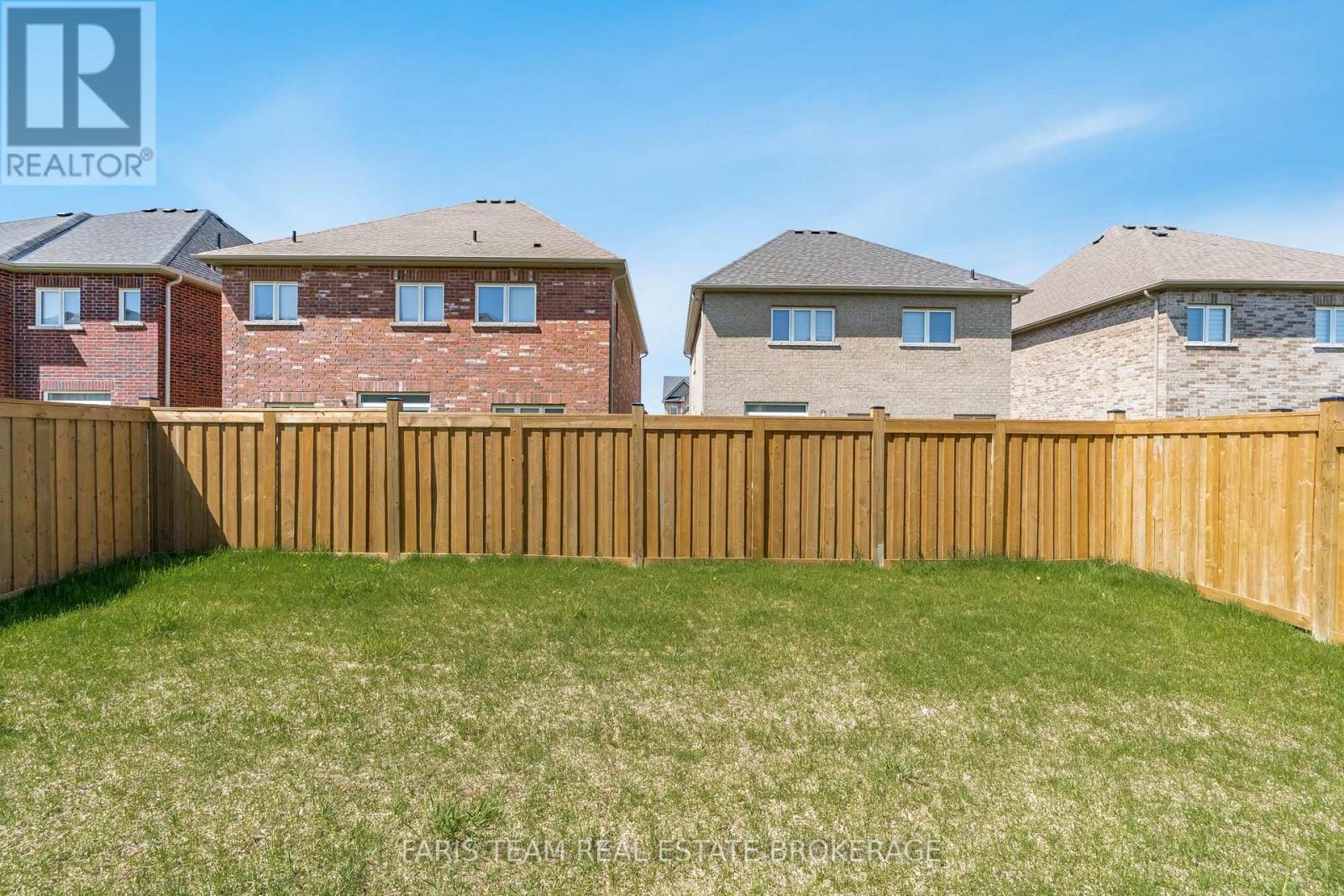 6 Cliff Thompson Court, Georgina (Sutton & Jackson's Point), Ontario  L0E 1R0 - Photo 33 - N12440197