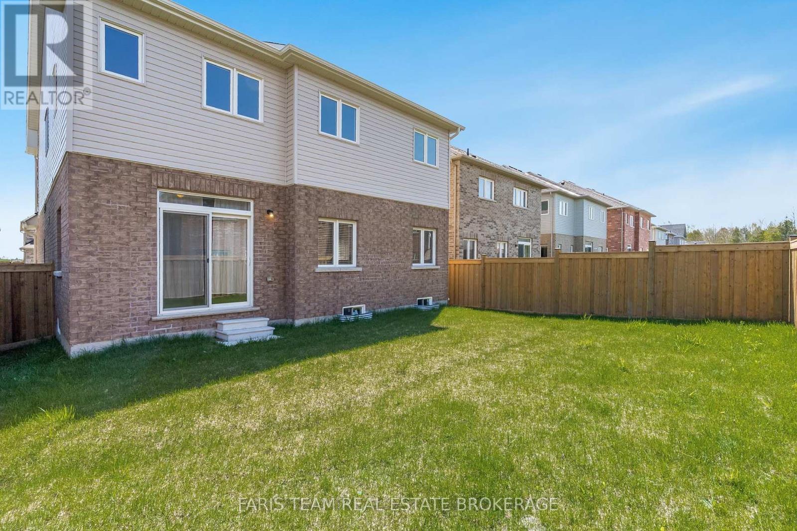 6 Cliff Thompson Court, Georgina (Sutton & Jackson's Point), Ontario  L0E 1R0 - Photo 35 - N12440197