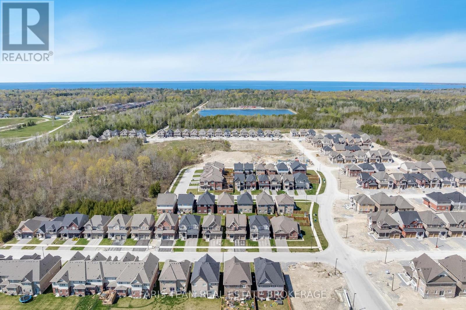 6 Cliff Thompson Court, Georgina (Sutton & Jackson's Point), Ontario  L0E 1R0 - Photo 37 - N12440197