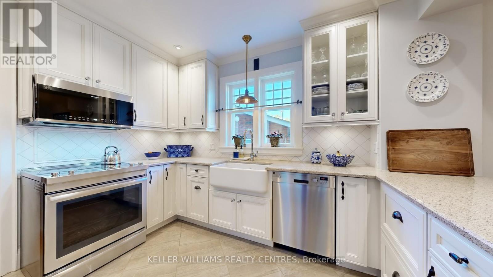 49 Alice Street, East Gwillimbury, Ontario  L0G 1M0 - Photo 13 - N12440241
