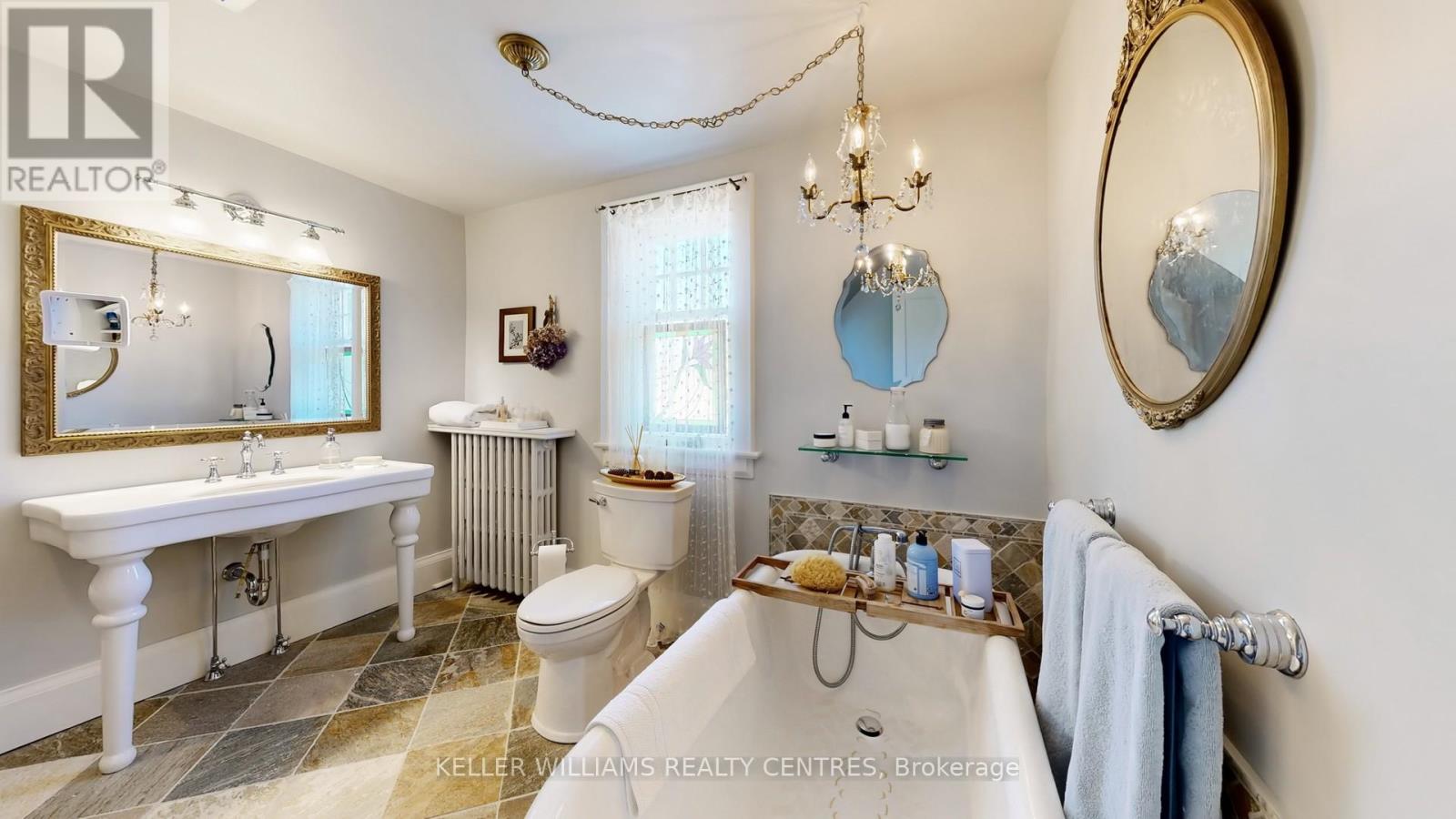 49 Alice Street, East Gwillimbury, Ontario  L0G 1M0 - Photo 34 - N12440241