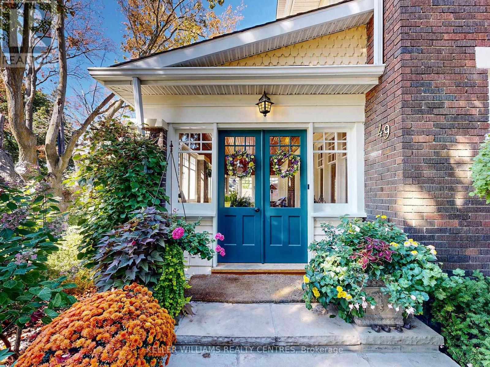 49 Alice Street, East Gwillimbury, Ontario  L0G 1M0 - Photo 5 - N12440241