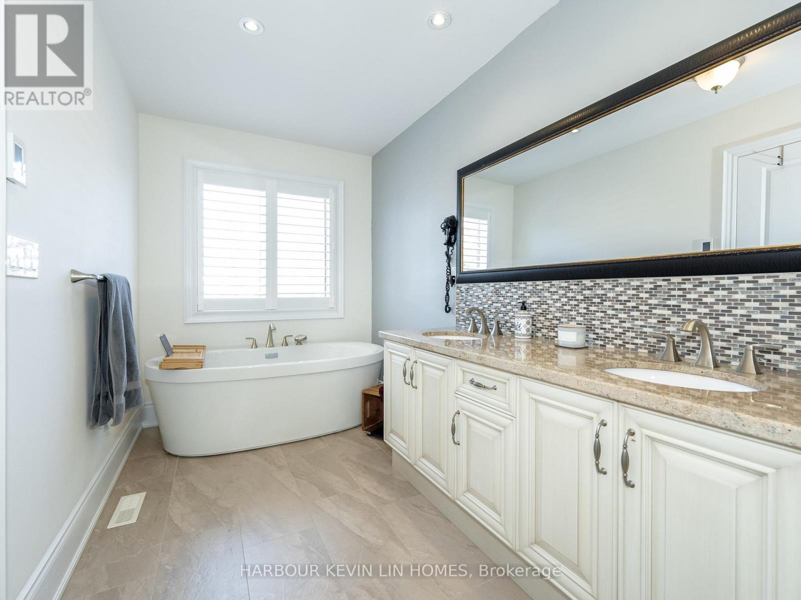 44 Philson Court, Innisfil, Ontario  L0L 1L0 - Photo 31 - N12440265
