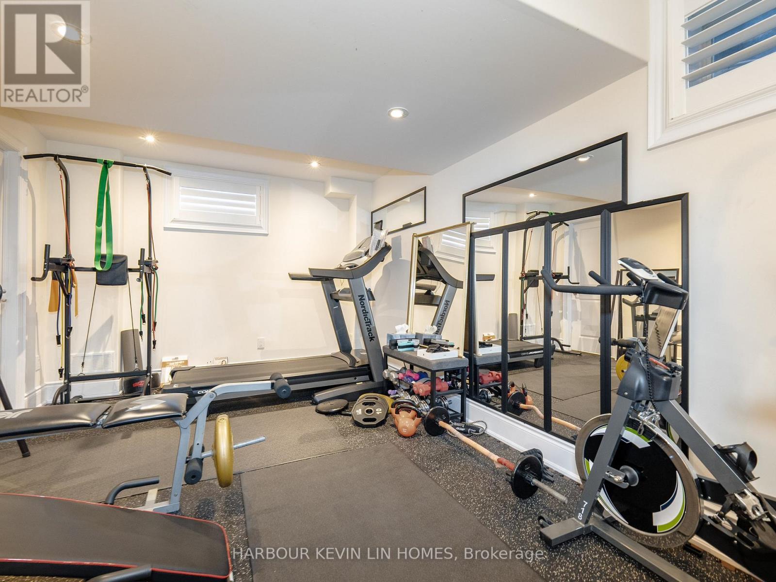 44 Philson Court, Innisfil, Ontario  L0L 1L0 - Photo 38 - N12440265