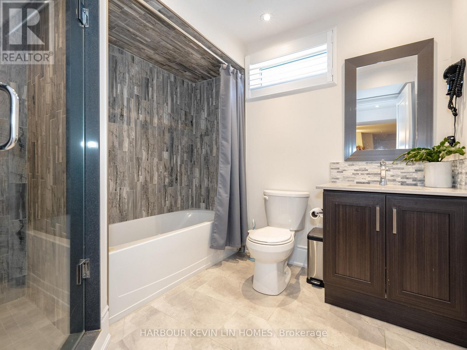 44 Philson Court, Innisfil, Ontario  L0L 1L0 - Photo 39 - N12440265