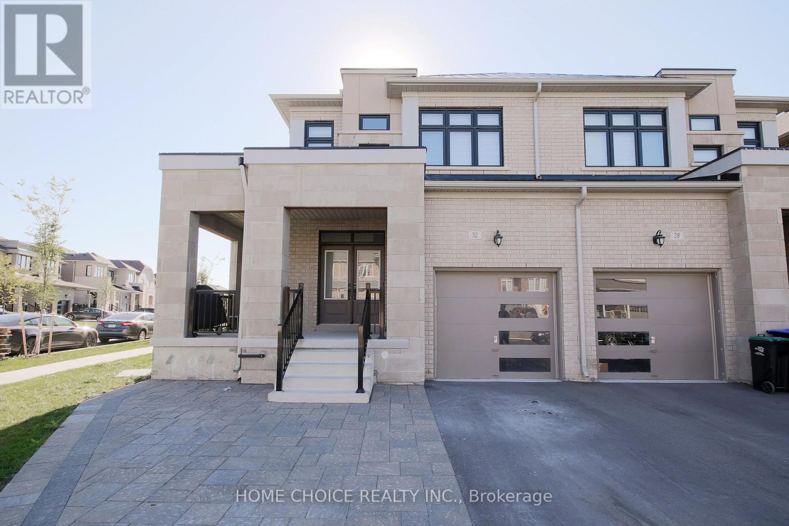 32 Ferragine Crescent, Bradford West Gwillimbury, Ontario  L3Z 2A6 - Photo 1 - N12440273