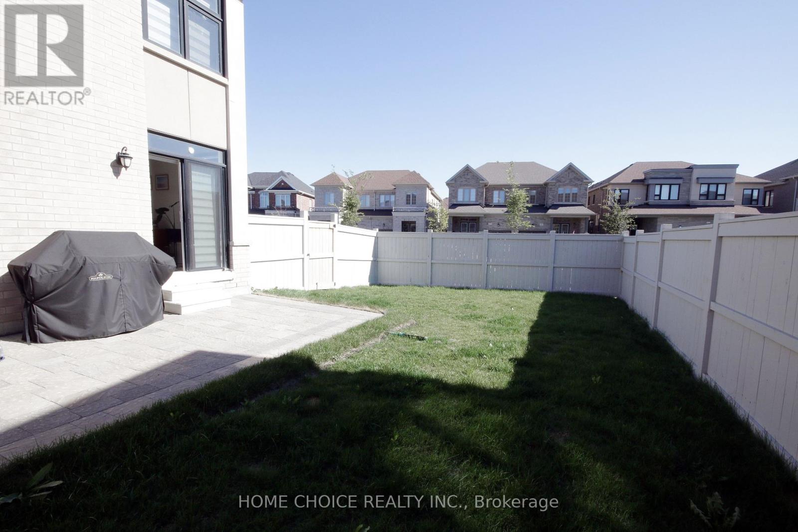 32 Ferragine Crescent, Bradford West Gwillimbury, Ontario  L3Z 2A6 - Photo 25 - N12440273