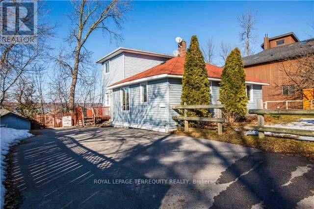 40 Brennan Avenue, Barrie (South Shore), Ontario  L4N 3X3 - Photo 1 - S12440160