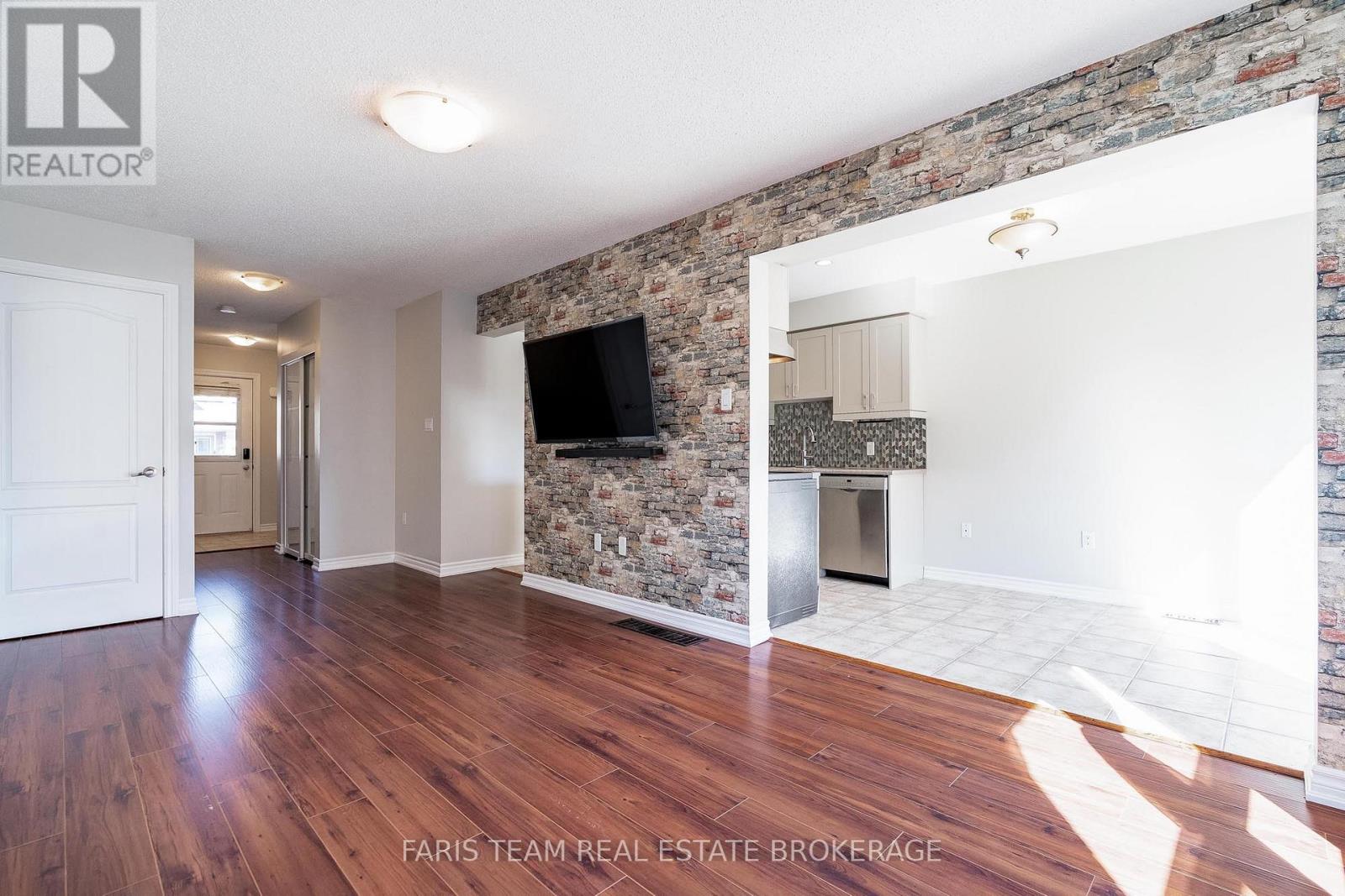 30 Southwoods Crescent, Barrie, Ontario  L4N 9P8 - Photo 14 - S12440269