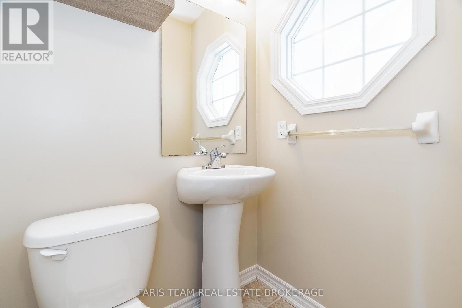 30 Southwoods Crescent, Barrie, Ontario  L4N 9P8 - Photo 15 - S12440269