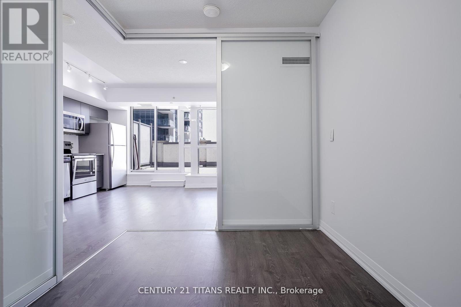 203 - 30 Meadowglen Place, Toronto, Ontario  M1G 0A6 - Photo 11 - E12434750