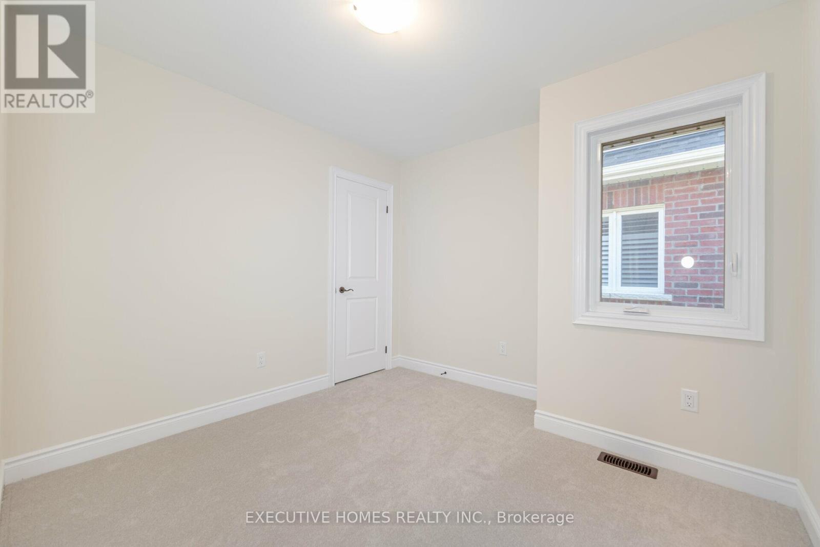 14 Mac Campbell Way, Bradford West Gwillimbury, Ontario  L3Z 4M7 - Photo 34 - N12438652
