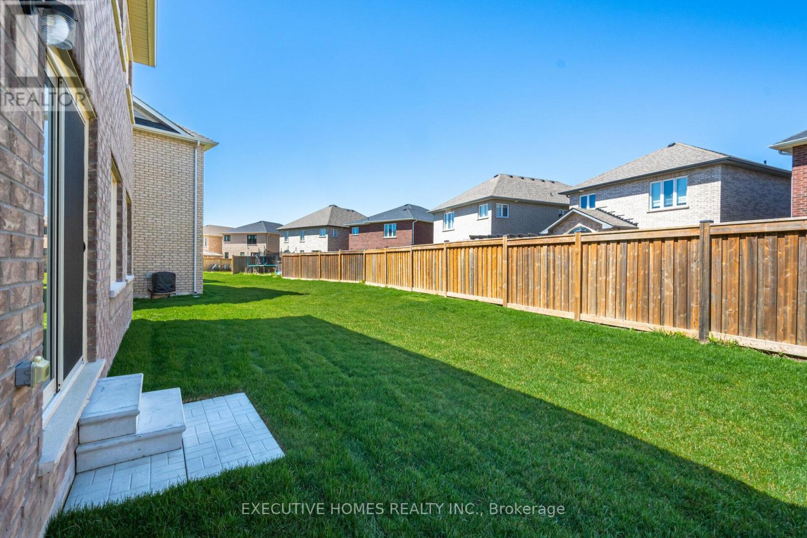 14 Mac Campbell Way, Bradford West Gwillimbury, Ontario  L3Z 4M7 - Photo 49 - N12438652