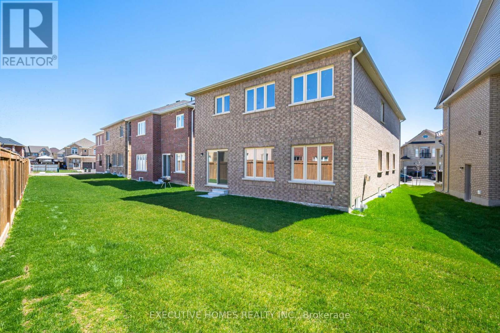 14 Mac Campbell Way, Bradford West Gwillimbury, Ontario  L3Z 4M7 - Photo 47 - N12438652