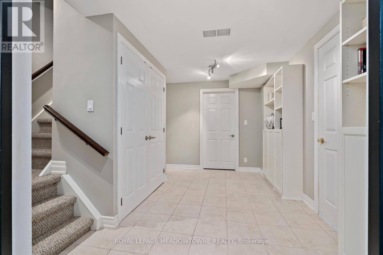 25 Hillside Drive, Halton Hills, Ontario  L7G 4W2 - Photo 30 - W12405962