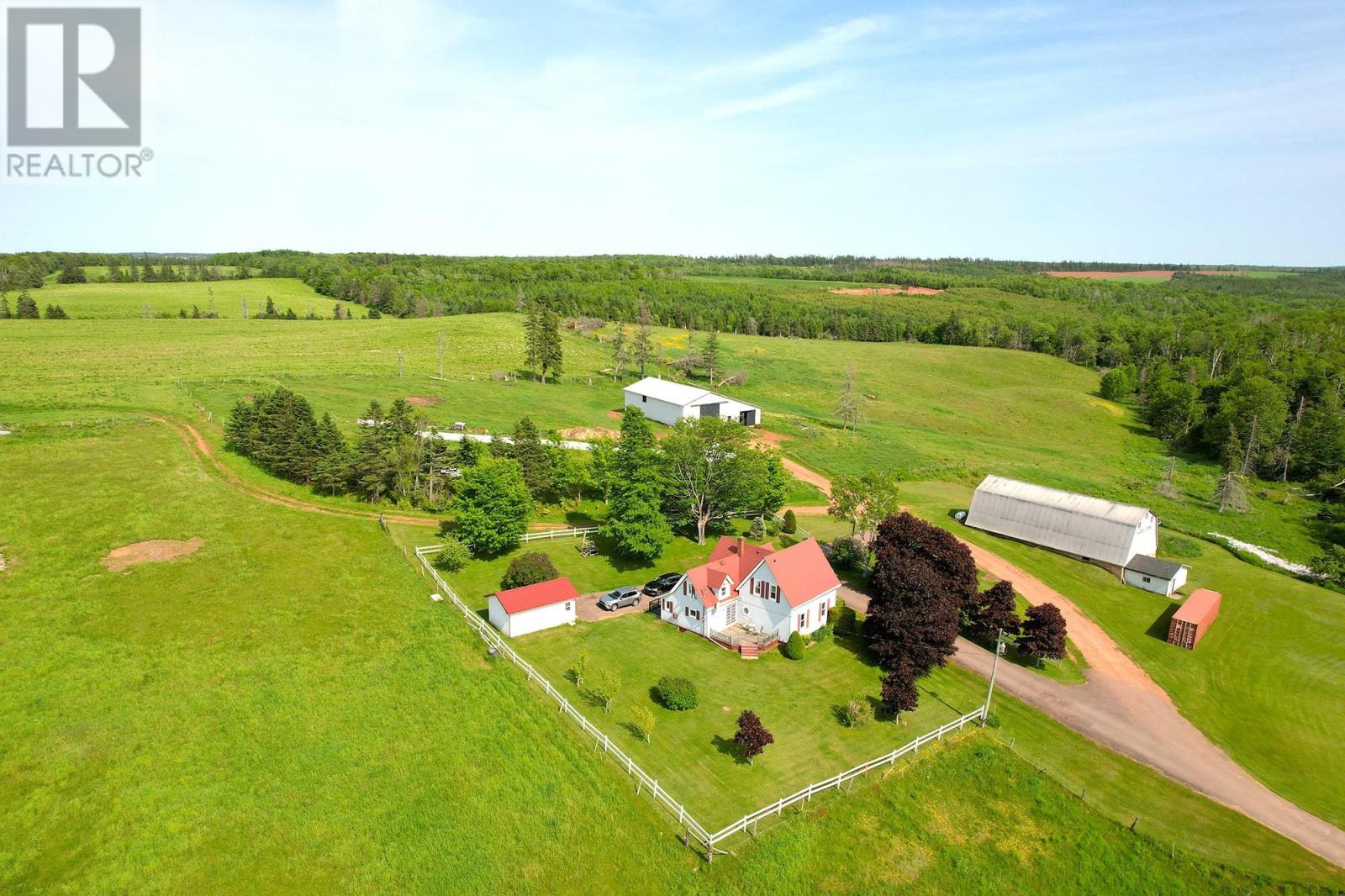 2276 Maplewood Road, Kellys Cross, Prince Edward Island  C0A 1Y0 - Photo 1 - 202524895