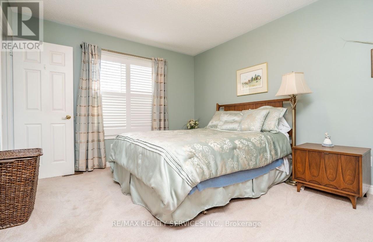 7 - 13 Amberhill Trail, Brampton (Sandringham-Wellington), Ontario  L6R 2R7 - Photo 18 - W12440215