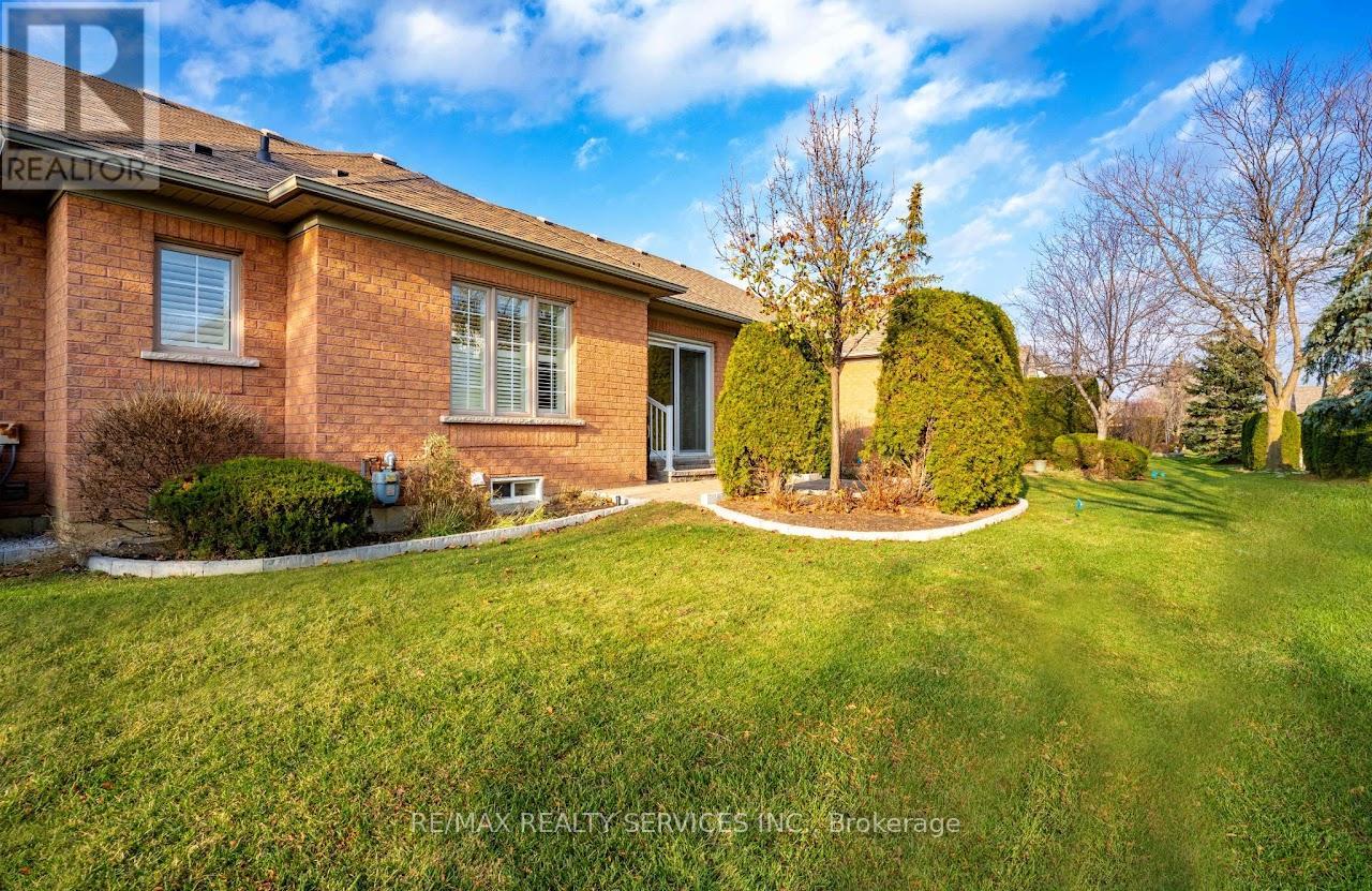 7 - 13 Amberhill Trail, Brampton (Sandringham-Wellington), Ontario  L6R 2R7 - Photo 32 - W12440215