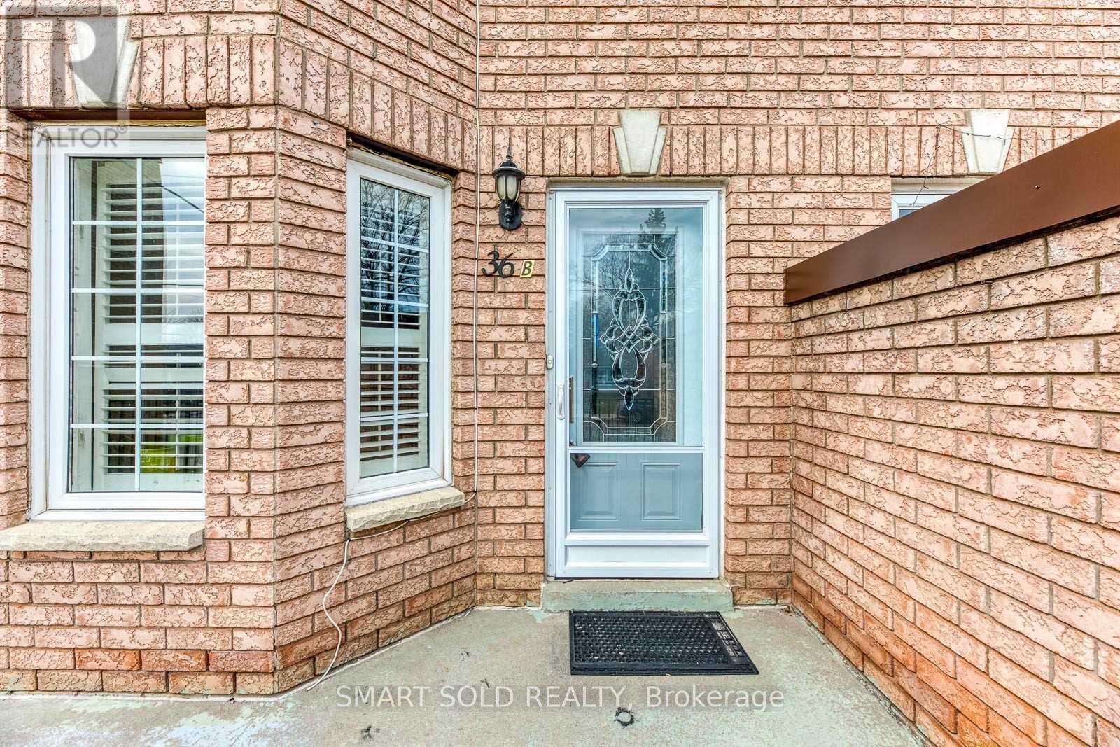 Upper - 36b Lambton Avenue, Toronto, Ontario  M6N 2S1 - Photo 2 - W12440216
