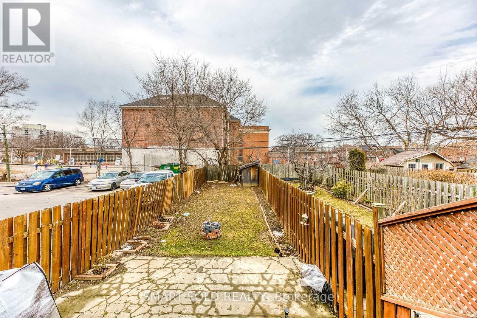 Upper - 36b Lambton Avenue, Toronto, Ontario  M6N 2S1 - Photo 22 - W12440216