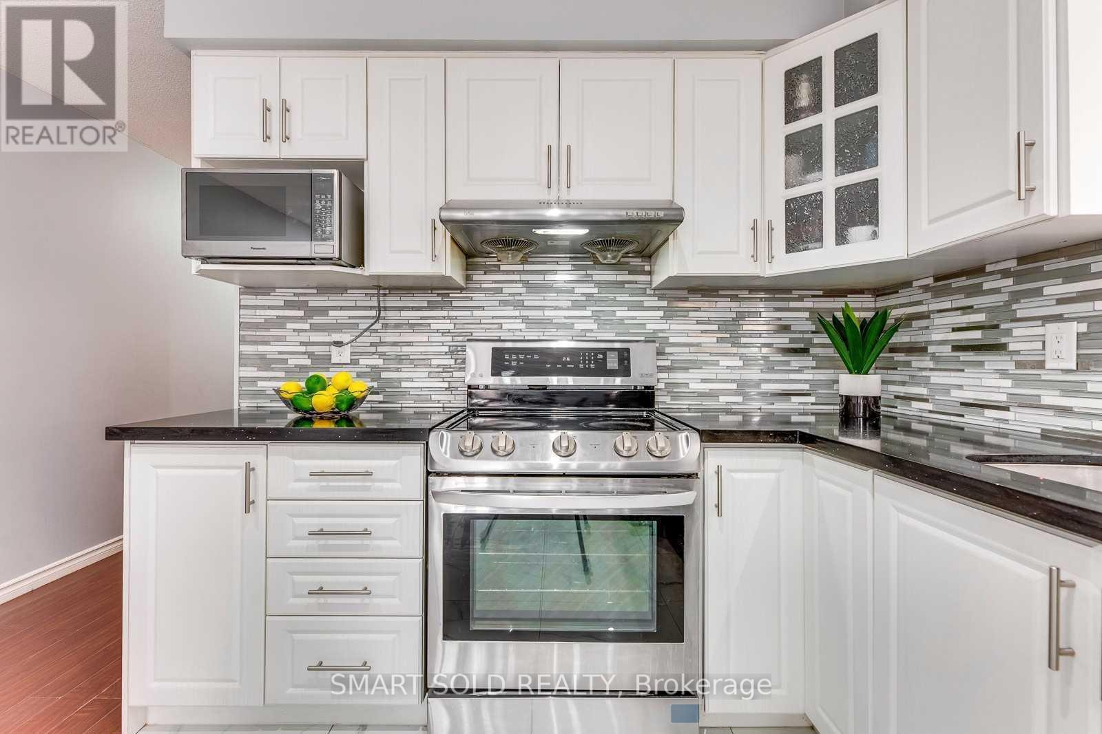 Upper - 36b Lambton Avenue, Toronto, Ontario  M6N 2S1 - Photo 5 - W12440216