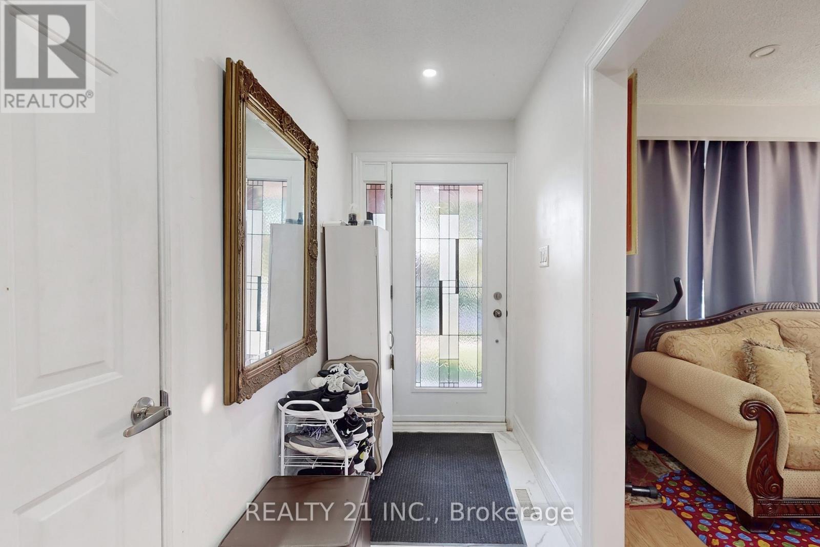 27 Jardine Street, Brampton, Ontario  L6S 3H2 - Photo 16 - W12440221