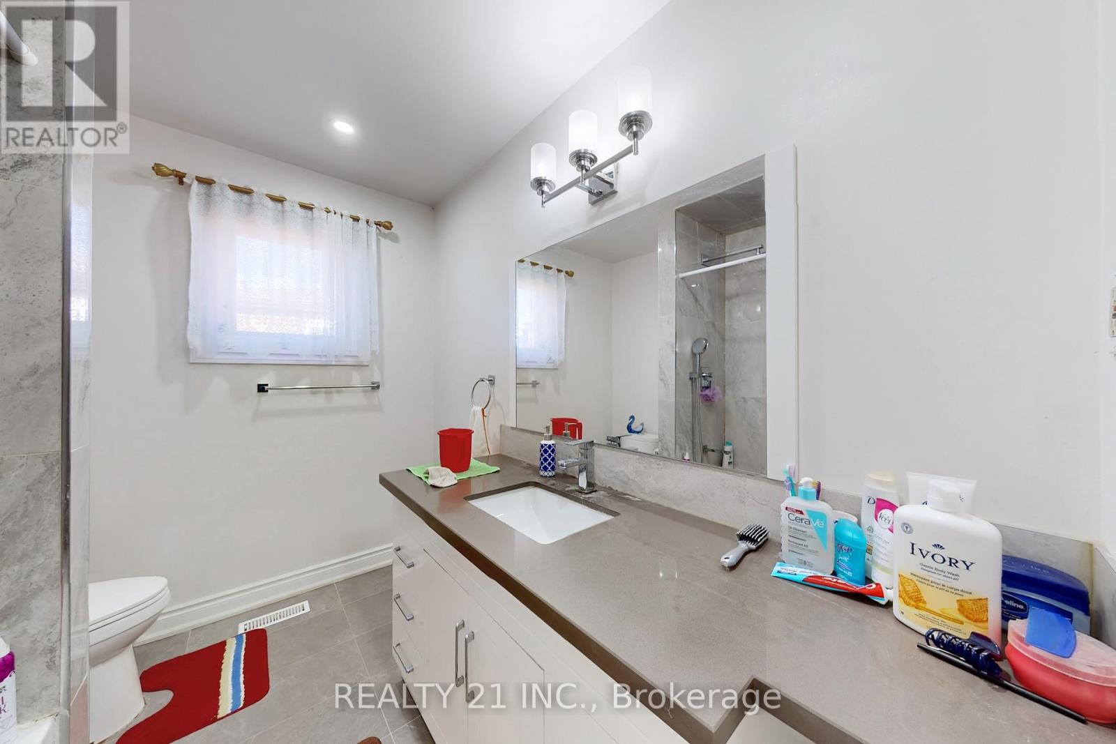27 Jardine Street, Brampton, Ontario  L6S 3H2 - Photo 25 - W12440221