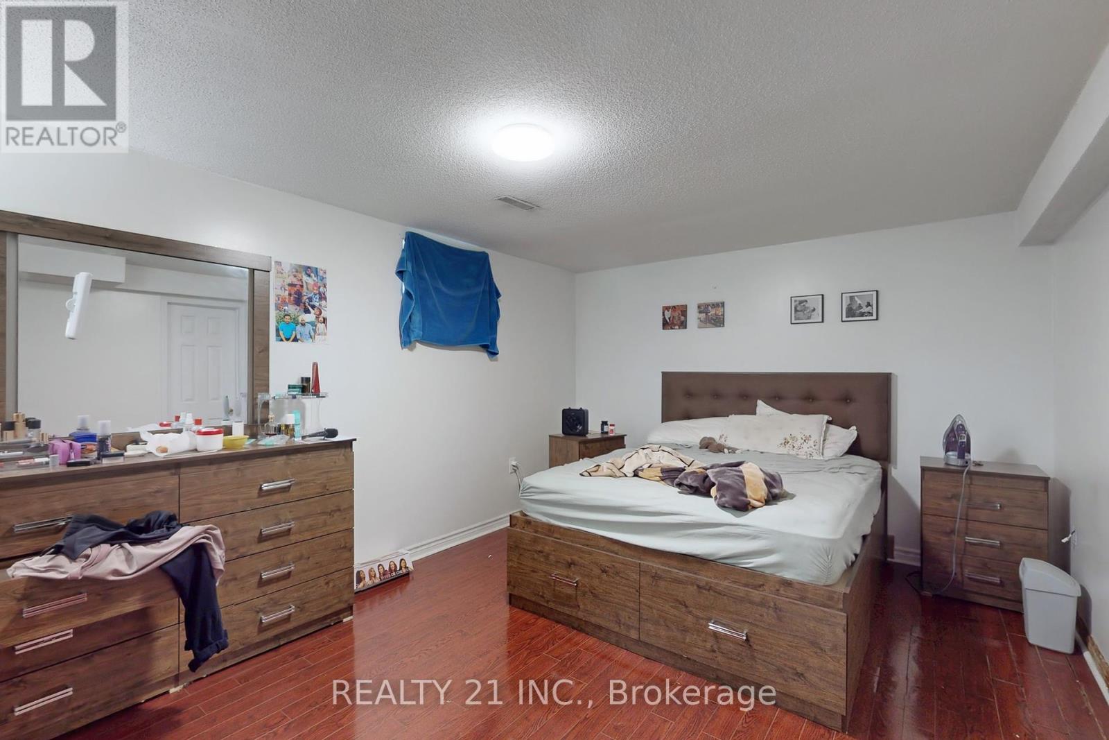 27 Jardine Street, Brampton, Ontario  L6S 3H2 - Photo 36 - W12440221