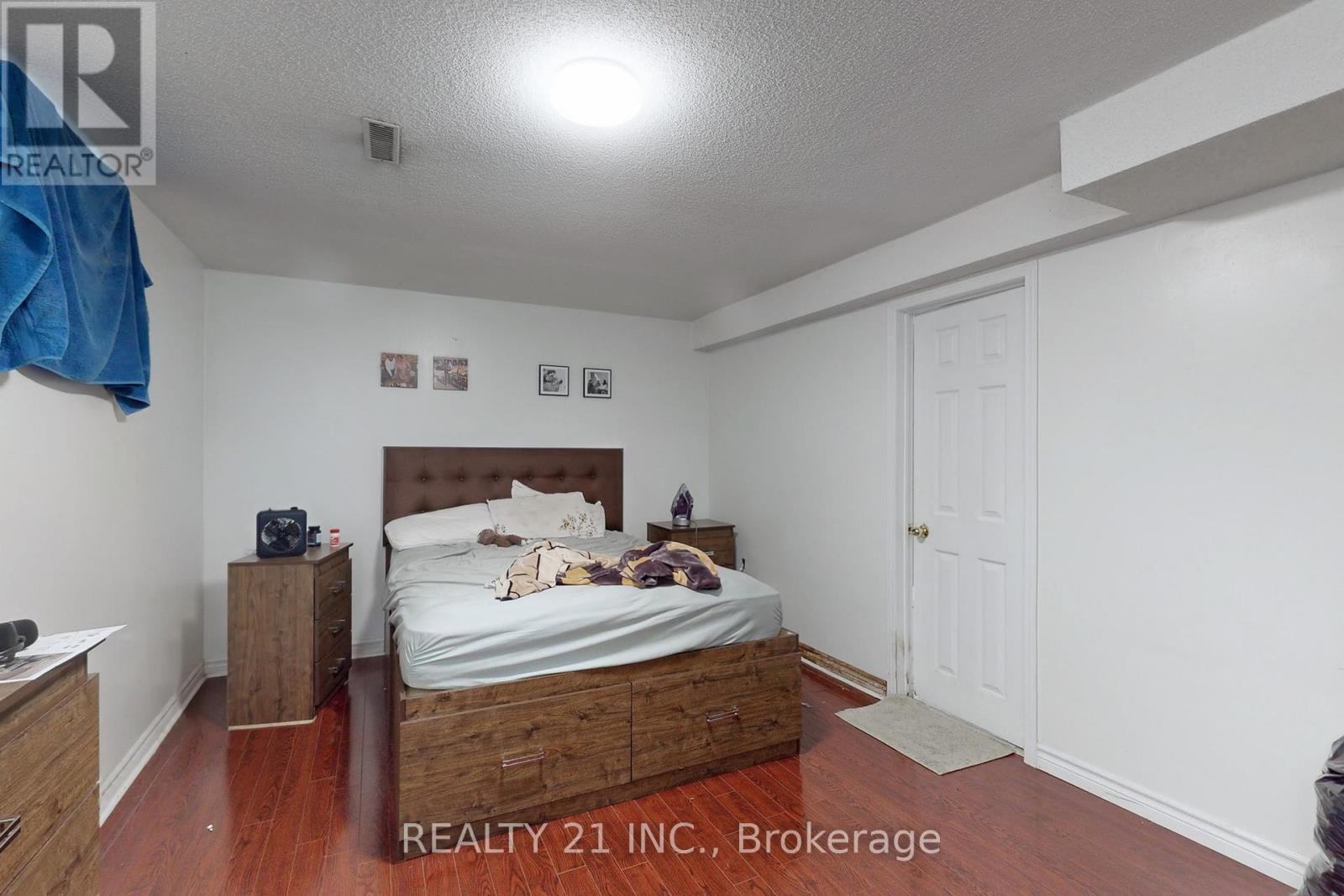 27 Jardine Street, Brampton, Ontario  L6S 3H2 - Photo 37 - W12440221
