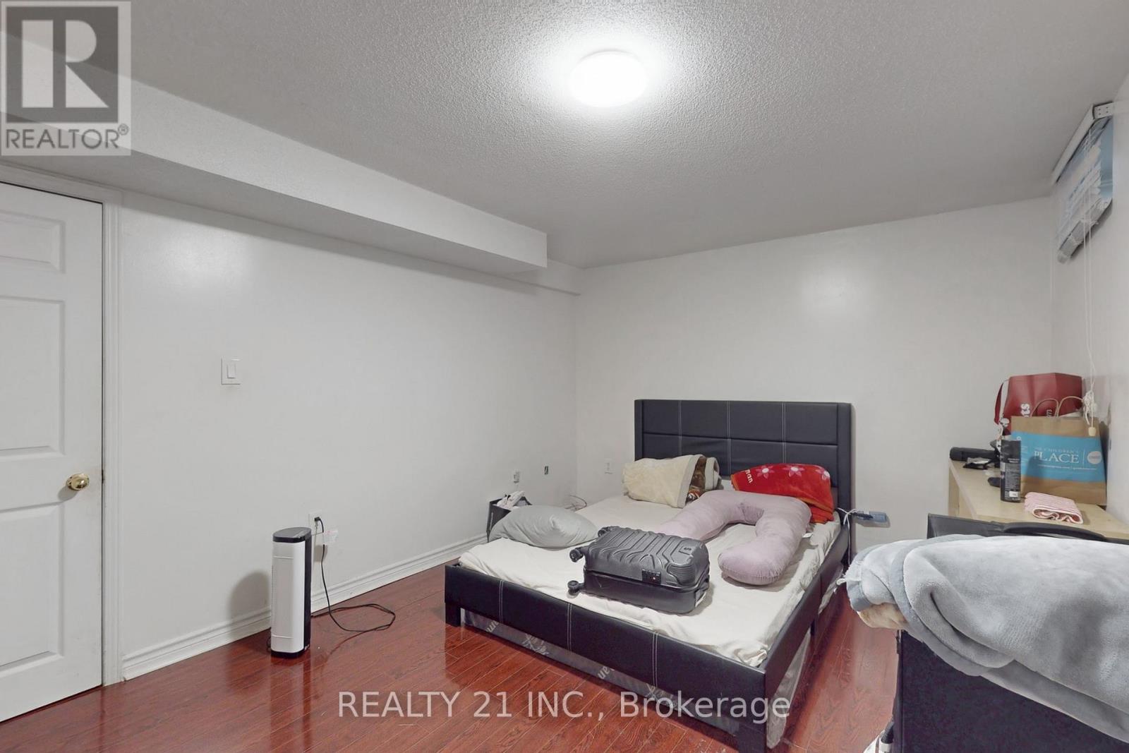 27 Jardine Street, Brampton, Ontario  L6S 3H2 - Photo 39 - W12440221
