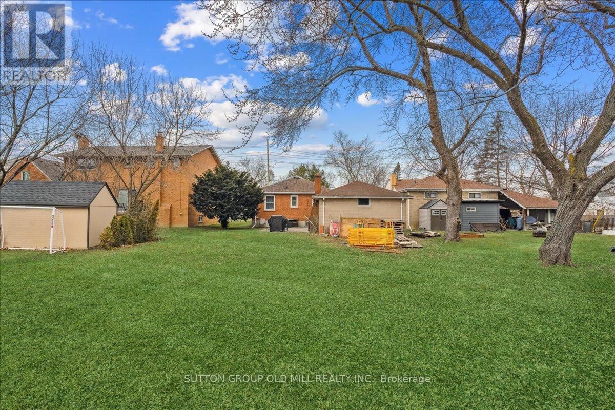 308 Mineola Road E, Mississauga, Ontario  L5G 2G5 - Photo 2 - W12440295