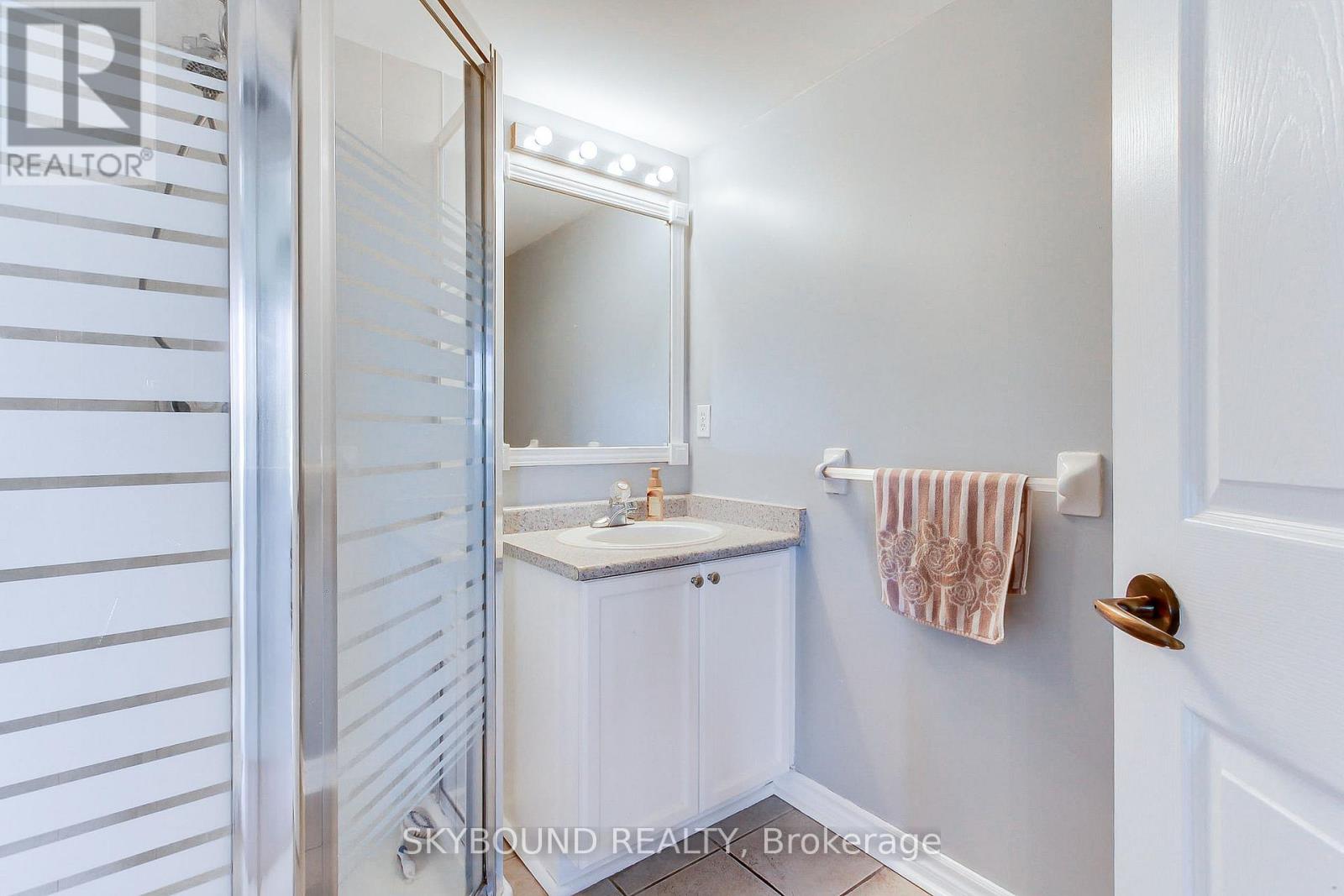302 - 4003 Kilmer Drive, Burlington, Ontario  L7M 4M1 - Photo 25 - W12440297