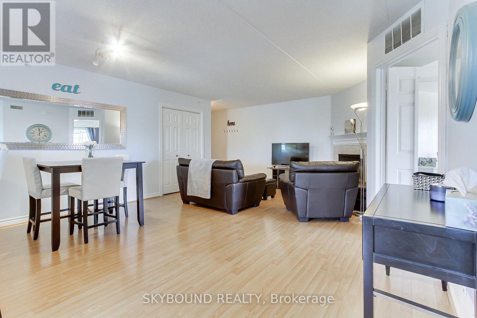 302 - 4003 Kilmer Drive, Burlington, Ontario  L7M 4M1 - Photo 8 - W12440297