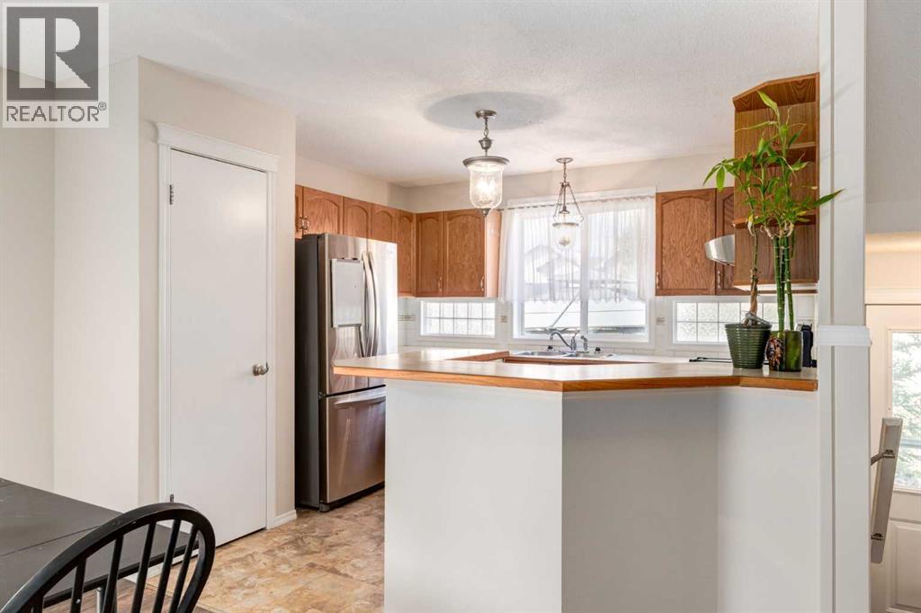 53 Prestwick Rise Se, Calgary, Alberta  T2Z 4A6 - Photo 10 - A2255462
