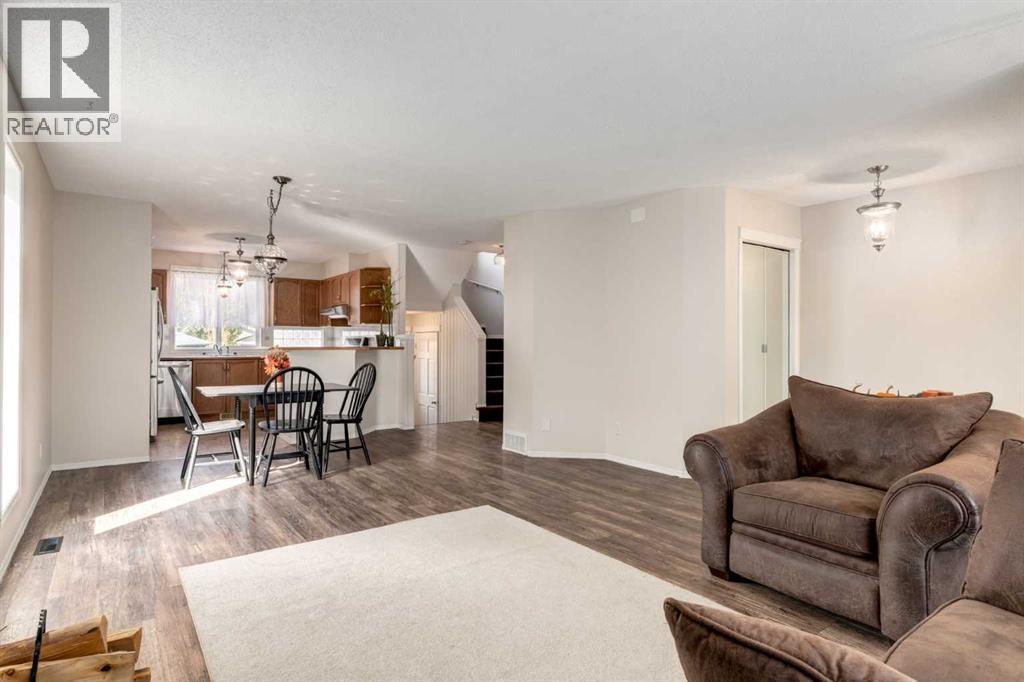 53 Prestwick Rise Se, Calgary, Alberta  T2Z 4A6 - Photo 7 - A2255462
