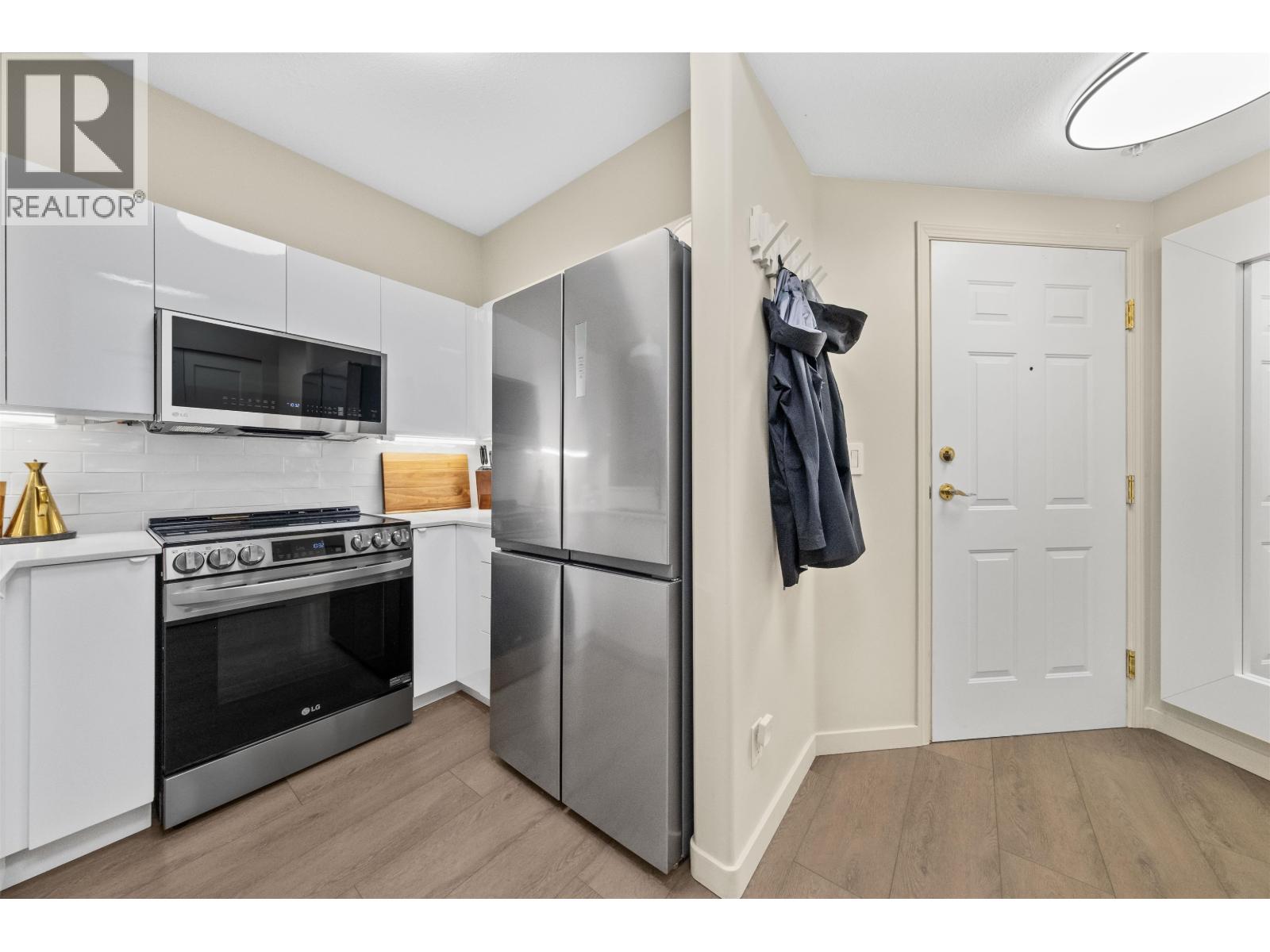 210 3608 Deercrest Drive, North Vancouver, British Columbia  V7G 2S8 - Photo 12 - R3045615