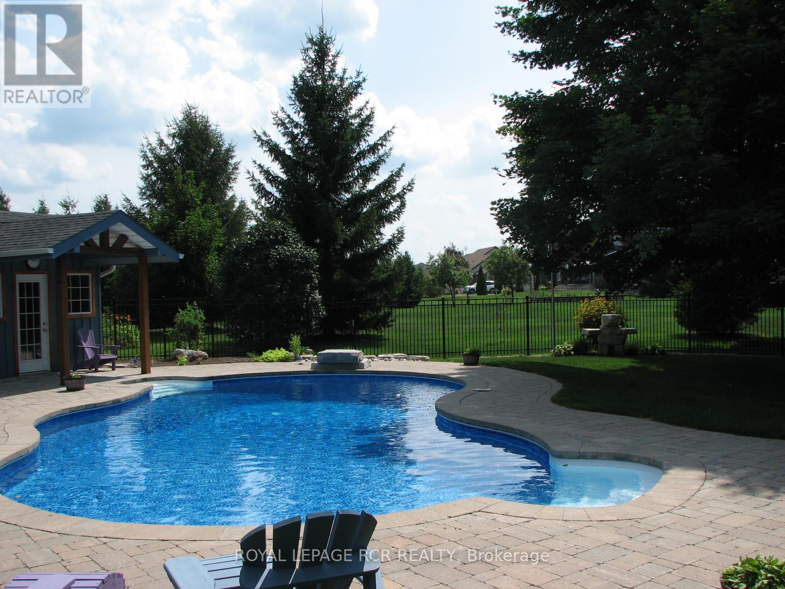 44 Rayburn Meadows, East Garafraxa, Ontario  L9W 7E7 - Photo 34 - X12436658