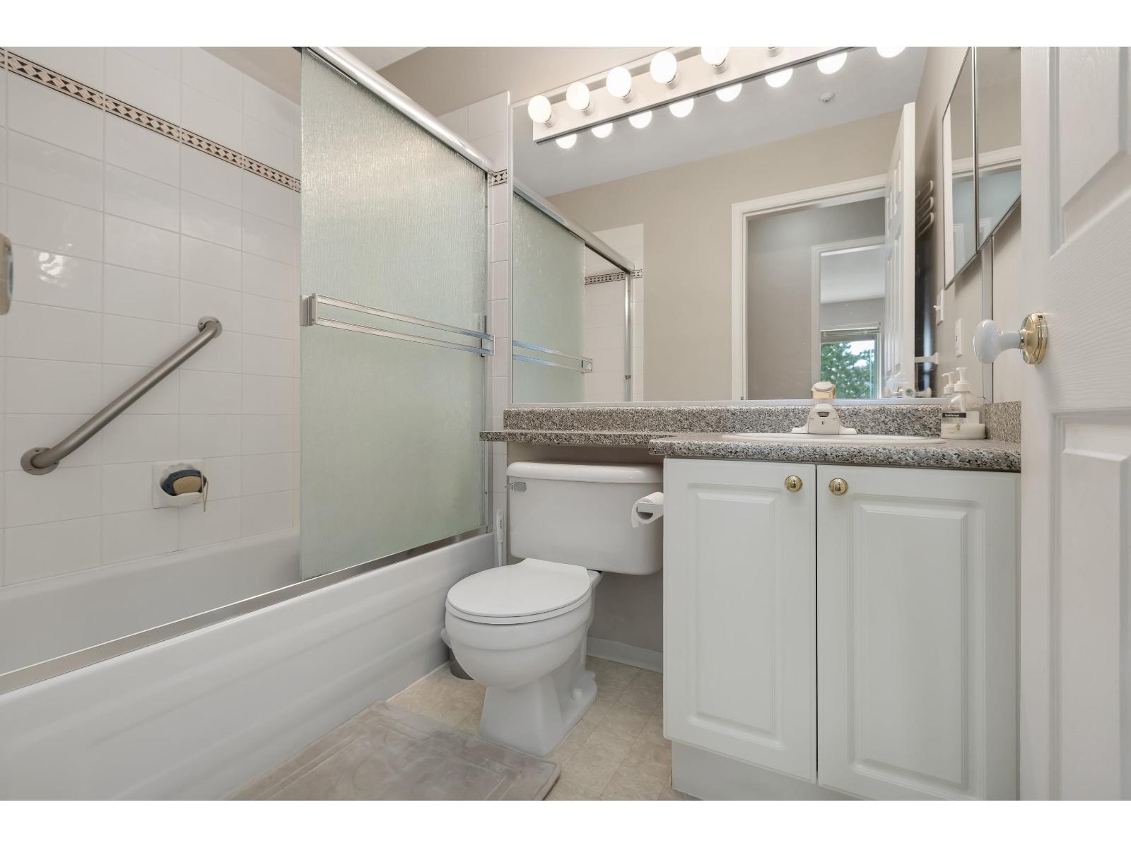401 13733 74 Avenue, Surrey, British Columbia  V3W 1B8 - Photo 13 - R3054421