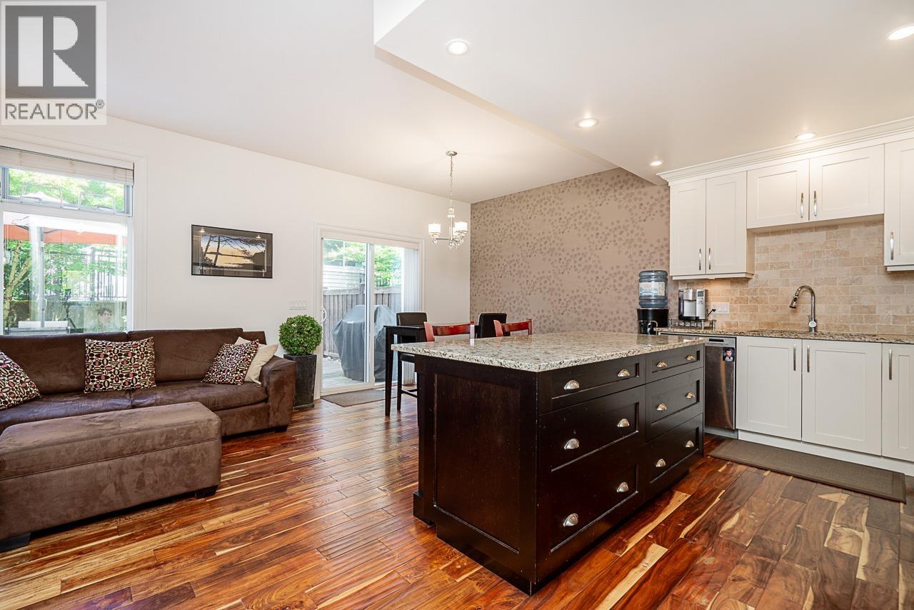 3365 Darwin Avenue, Coquitlam, British Columbia  V3B 0E8 - Photo 6 - R3054367