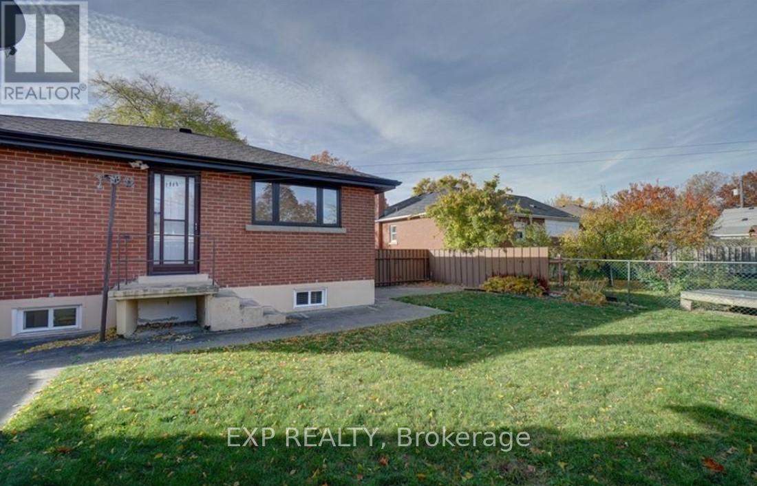 Main - 13 Newark Avenue, Hamilton, Ontario  L8K 3Y5 - Photo 17 - X12440144
