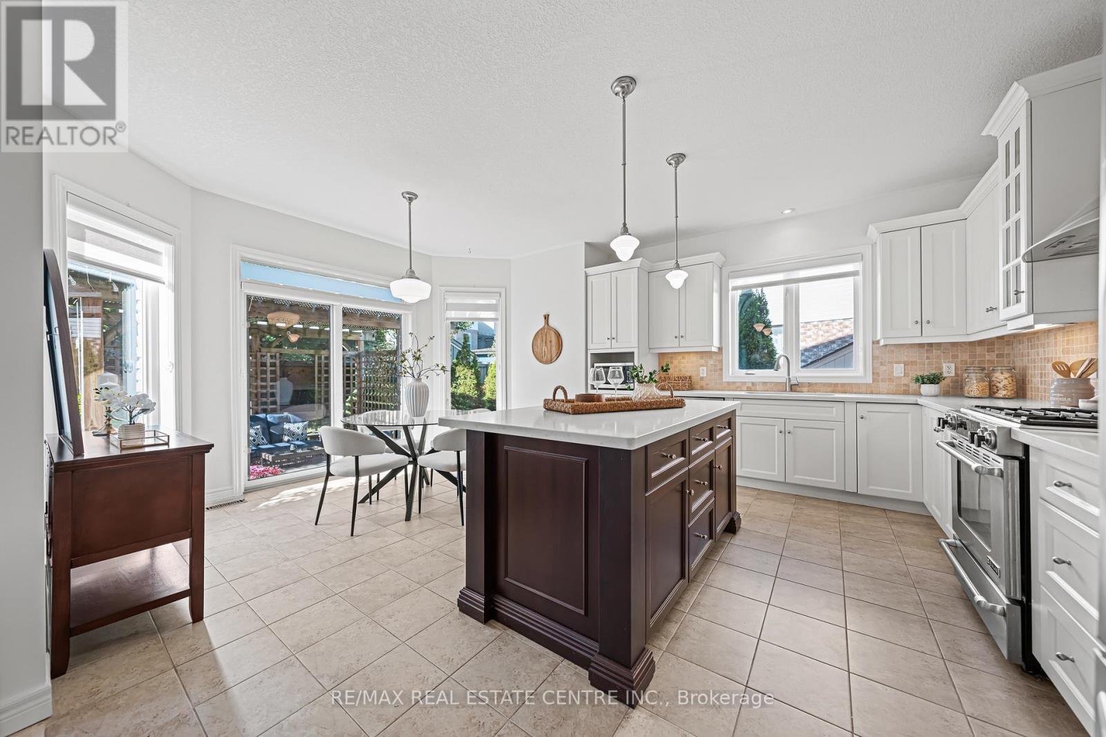 917 Fung Place, Kitchener, Ontario  N2A 4M3 - Photo 12 - X12440194